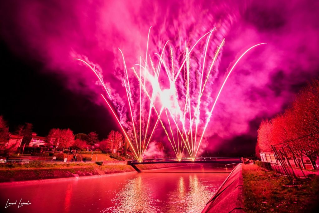 Feux d’artifice pour la fête votive