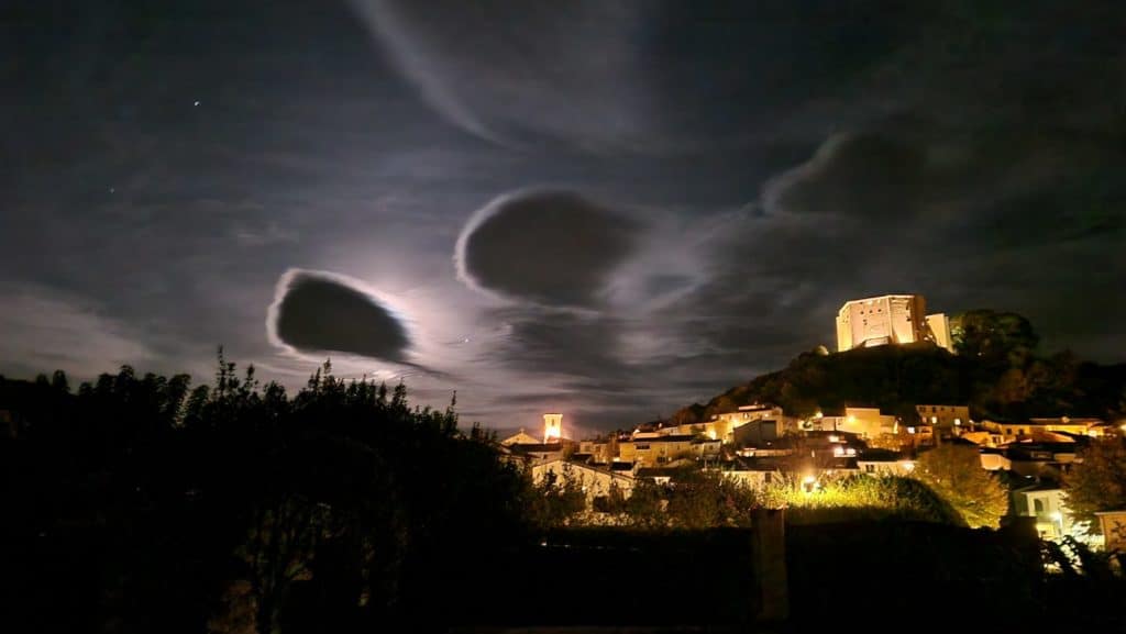 Nuages lenticulaires sur Meyrargues