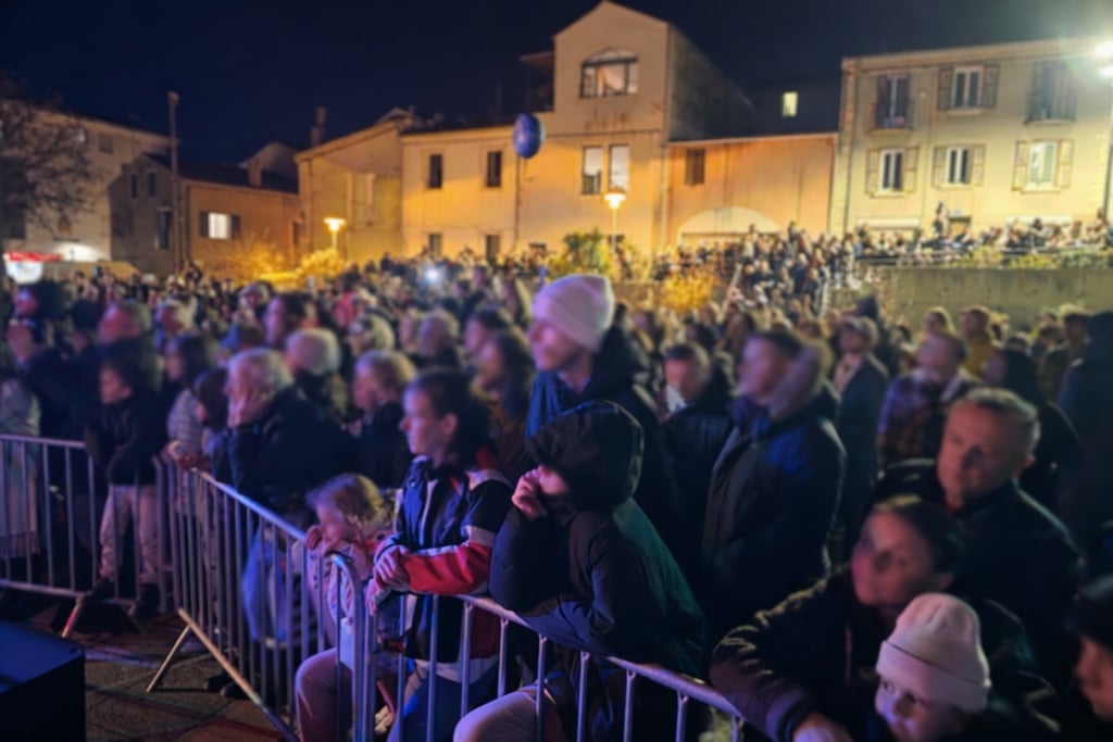 Millétoiles feu d'artifice de noël à Manosque